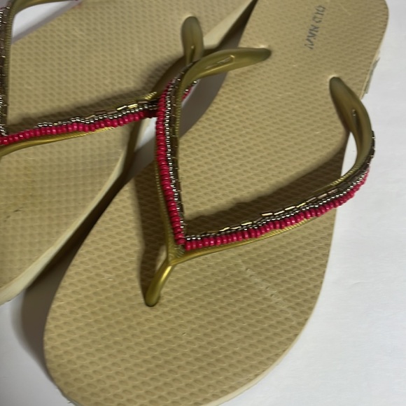Bundle lot 2 pairs of Old Navy flip-flops sandals one with beads women Sz 7.5 - Picture 2 of 7